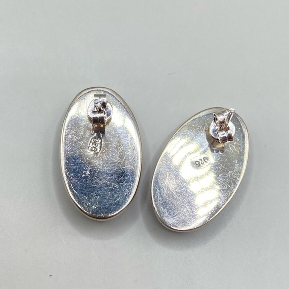 Vintage Floral Filigree Oval Post Earrings - Picture 6 of 7